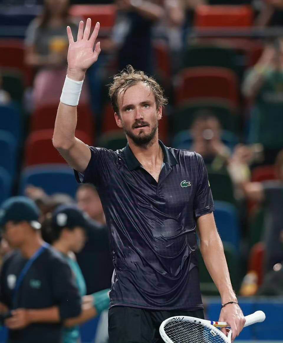 开云体育平台APP-拉沃尔杯完胜美网，梅德韦杰夫状态火热