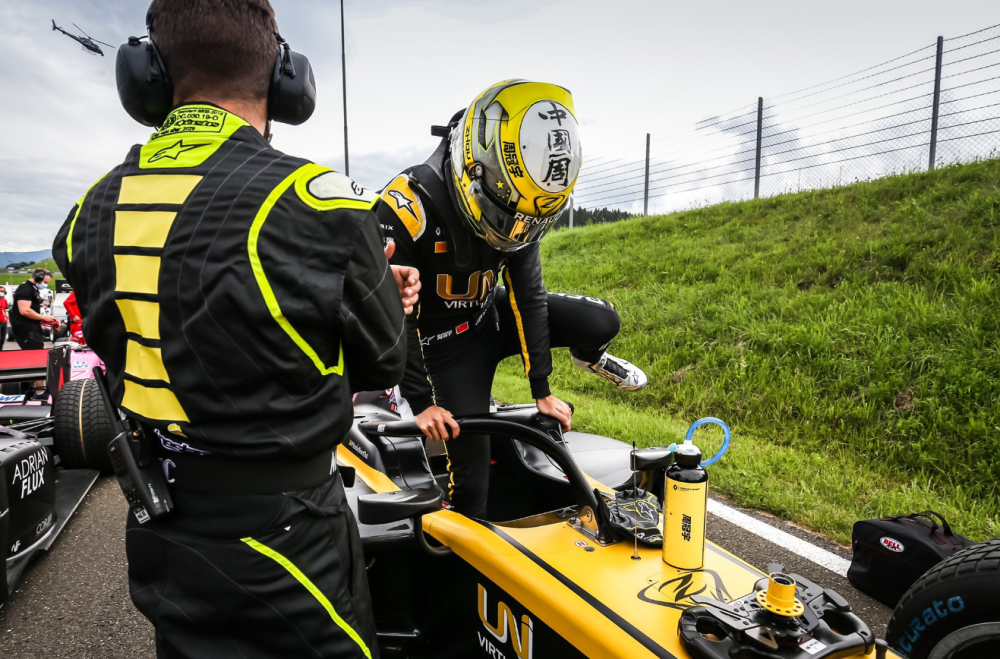 开云sport-威廉姆斯险胜红牛二队，周冠宇带队取胜