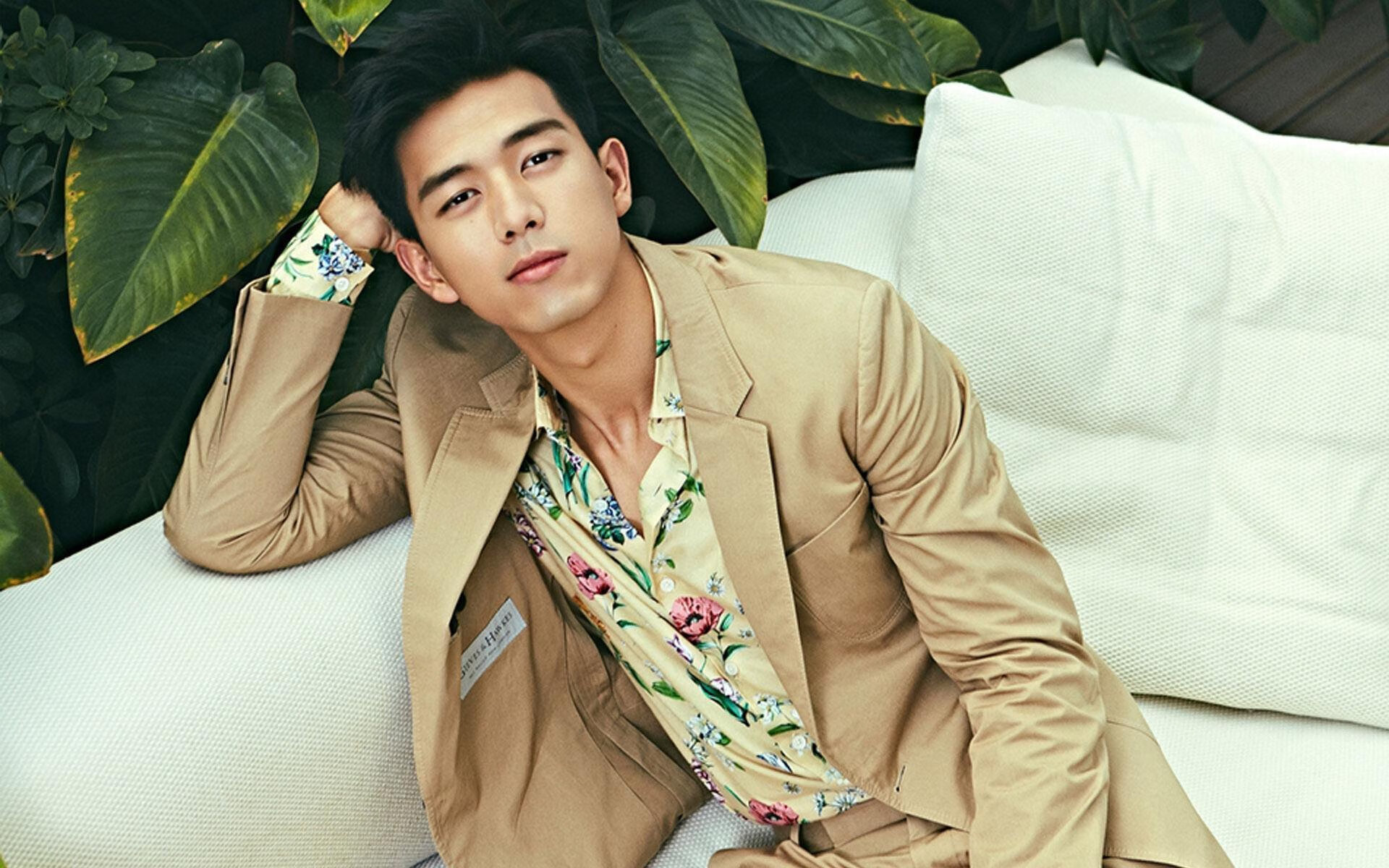 跨界接管，爵士队篮球场完胜76人，霍勒迪F1赛道上演年度争冠主宰