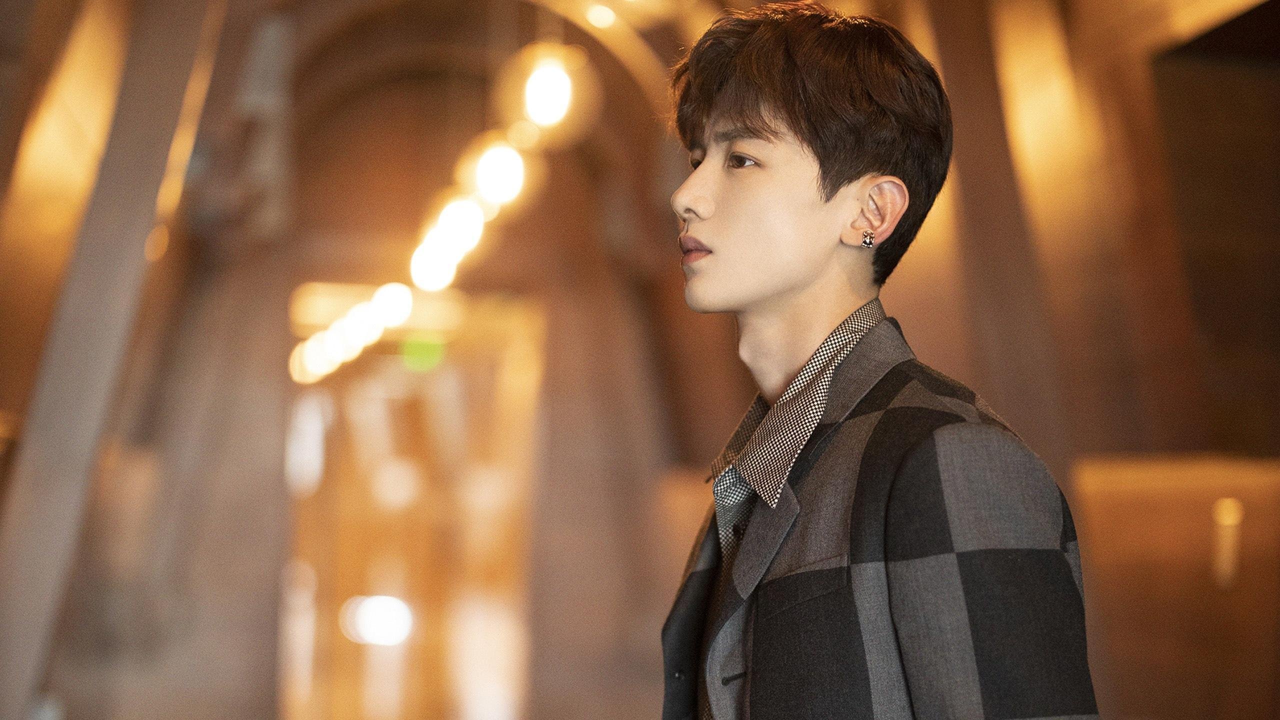 绿茵丰收夜，威尔士镰刀挥过马赛，德里赫特铸就不朽城墙