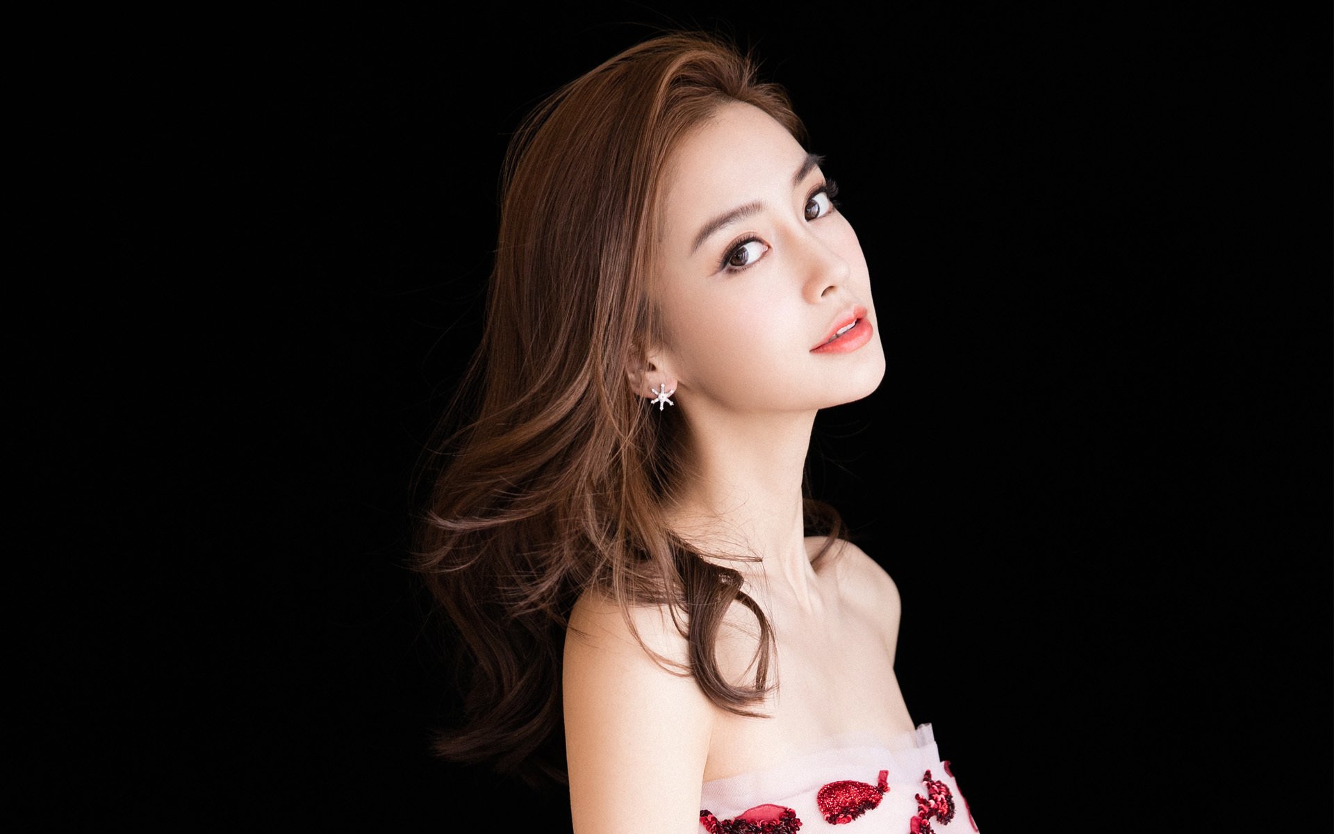 以时空为界，库里一剑封喉，当灰熊披上上海的战袍